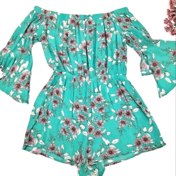*SOLD* TAKARA Cherry Blossom Print Off Shoulder Romper - Picture 7 of 9